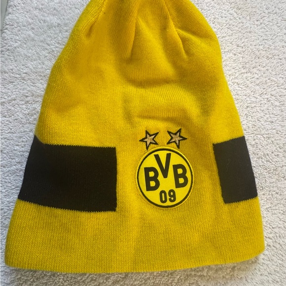 BORUSSIA DORTMUND Puma Yellow and Black BVB Beanie - Picture 1 of 4